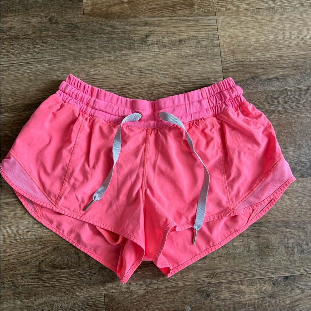 Lululemon old Hottie Hot Shorts Size 6